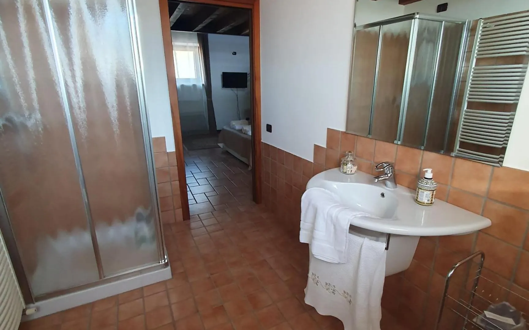 Guest house Gesuitirooms Sona Italy